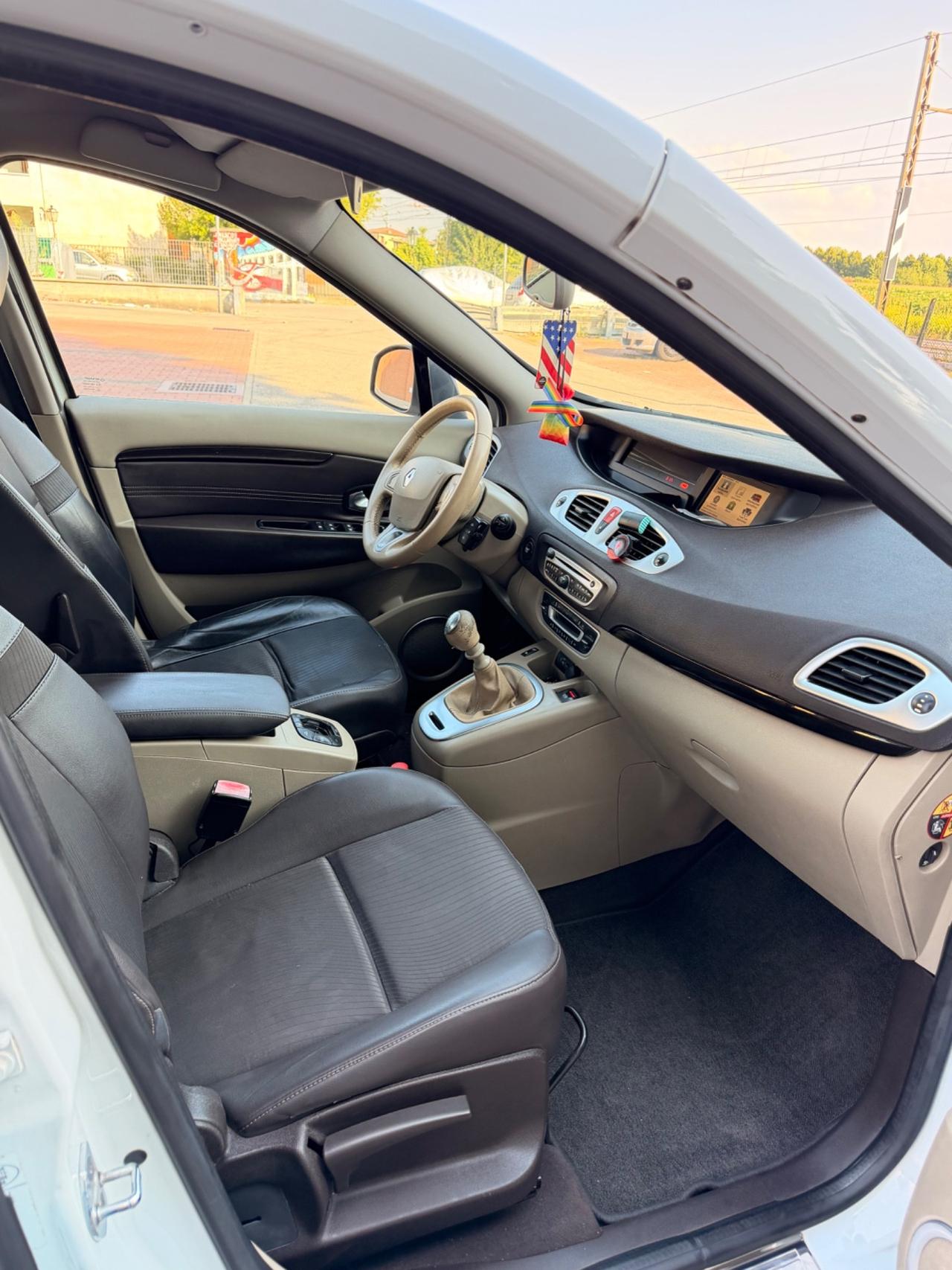 Renault Scenic 1.5DCI 2011 neopatentati pronto uso pelle navi