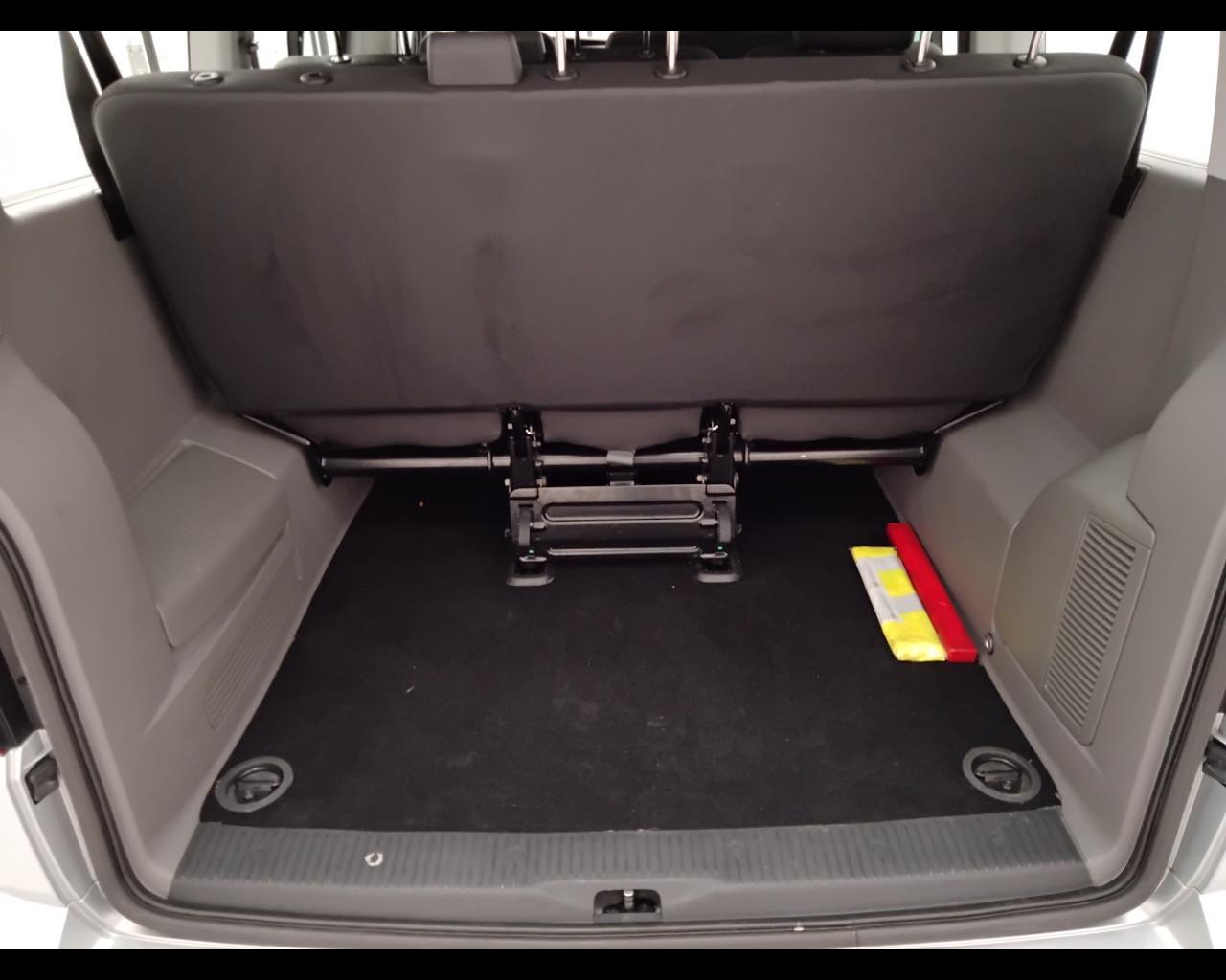VOLKSWAGEN T6.1 Caravelle 2.0 tdi 150cv Comfortline p.c. dsg7
