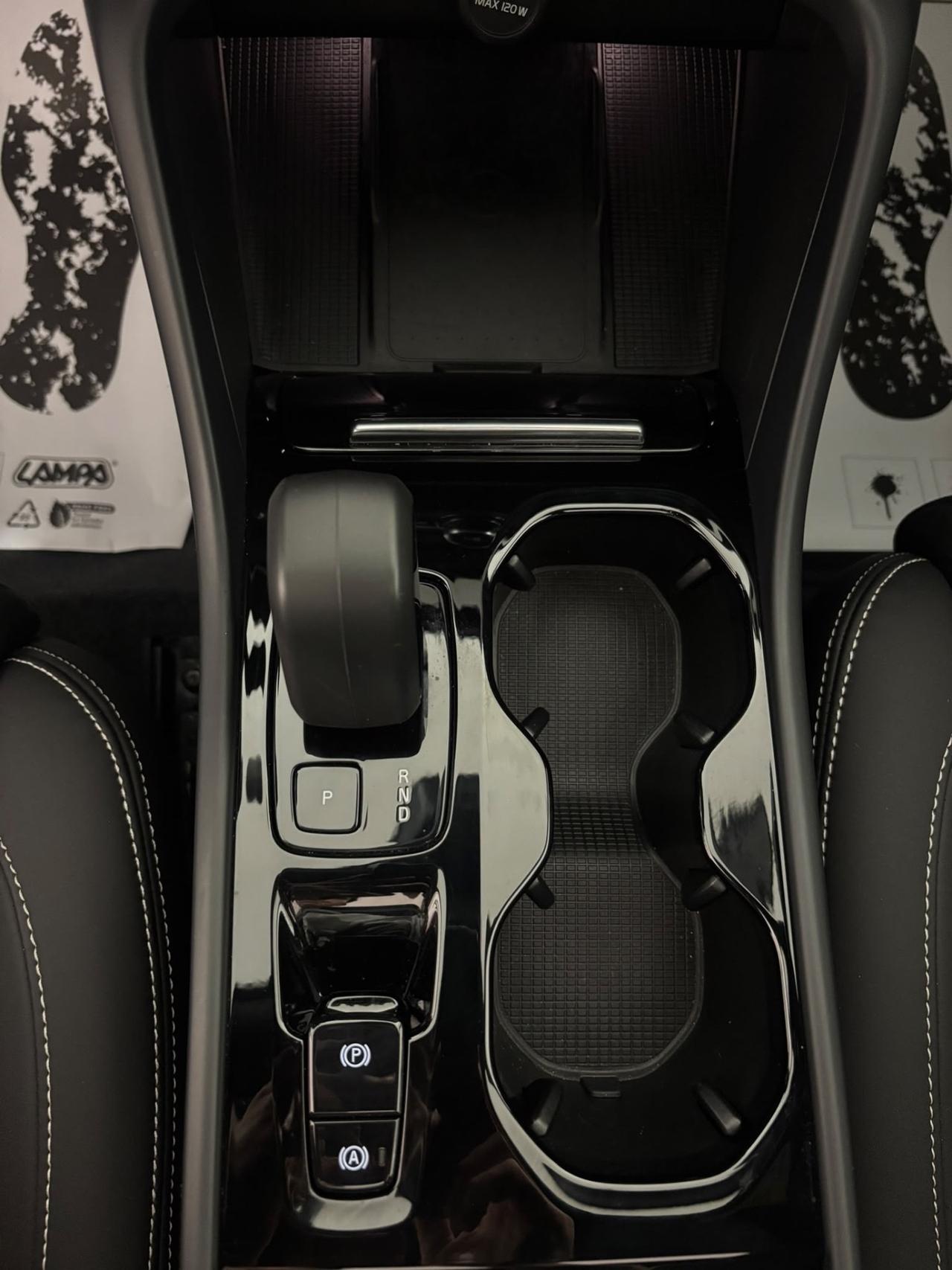 Volvo XC40 B3 automatico Ultimate Dark