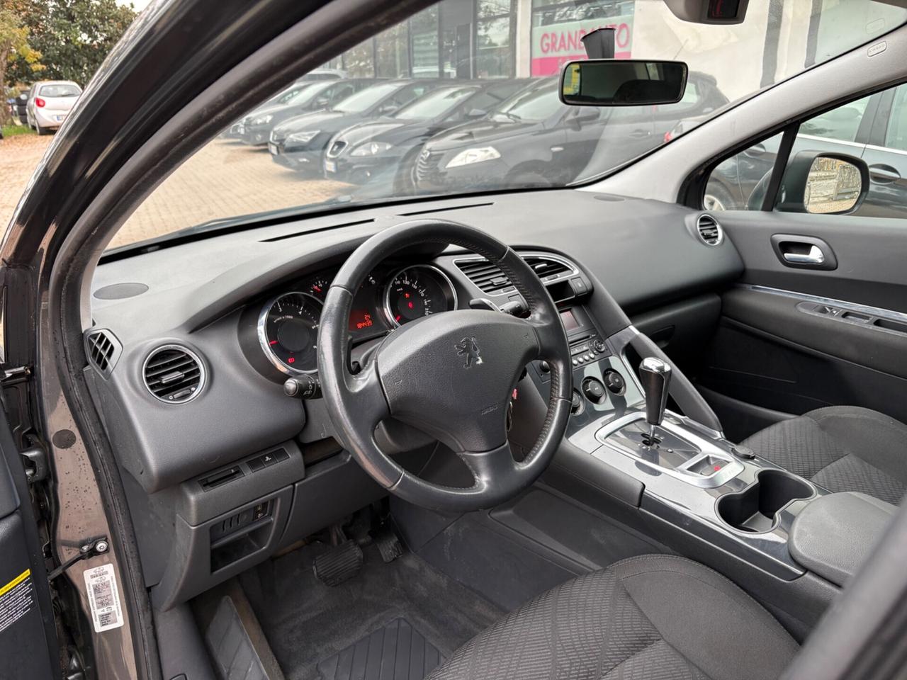 Peugeot 3008 1.6 HDi 110CV cambio robotizzato Business