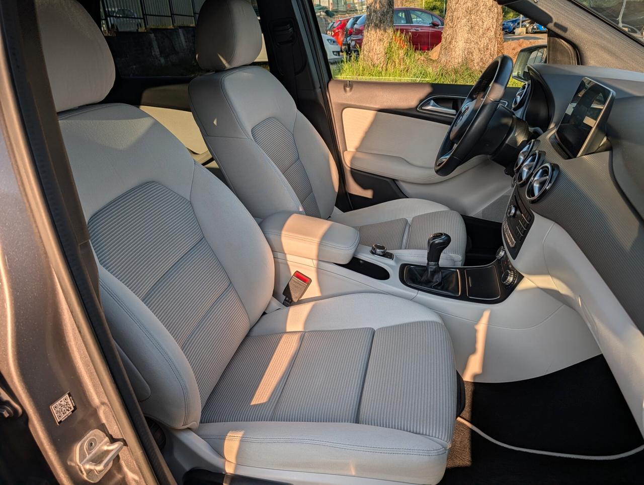 Mercedes-benz B 180 Premium