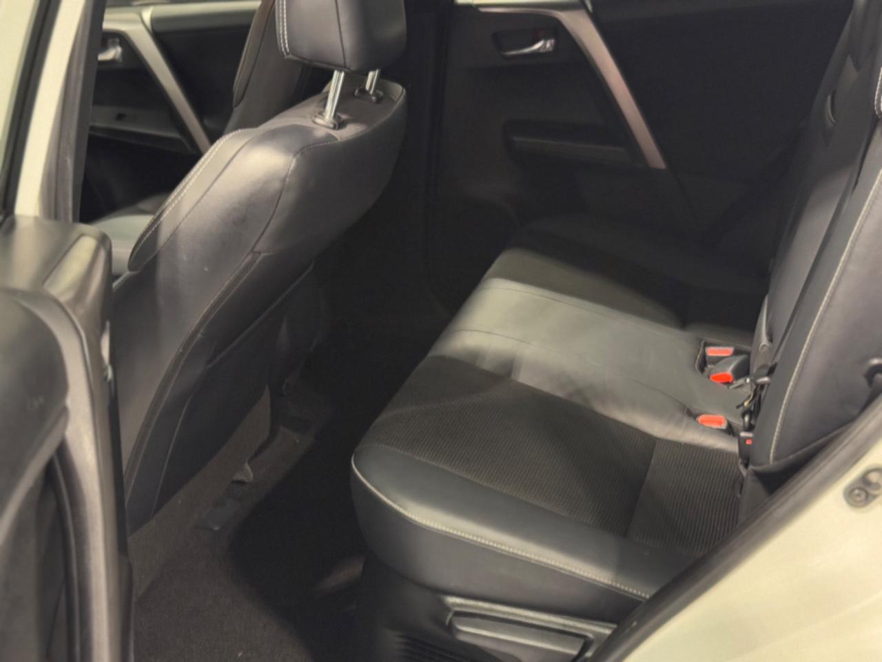 Toyota RAV 4 2.5 Hybrid 2WD Active