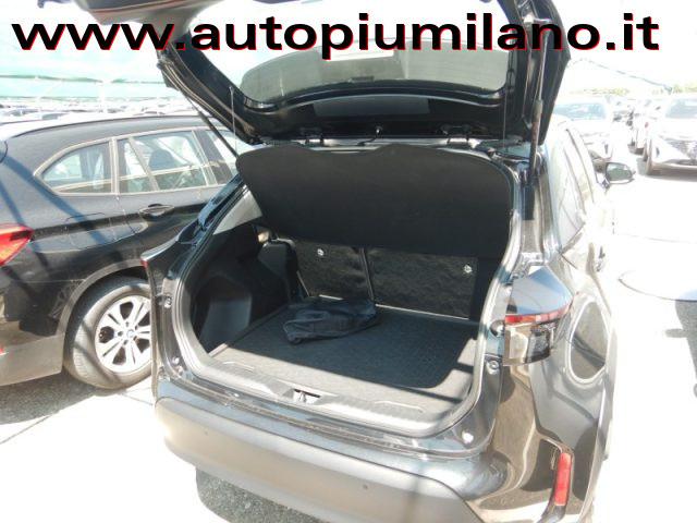 TOYOTA Yaris Cross 1.5 Hybrid 5p. E-CVT AWD-i Business