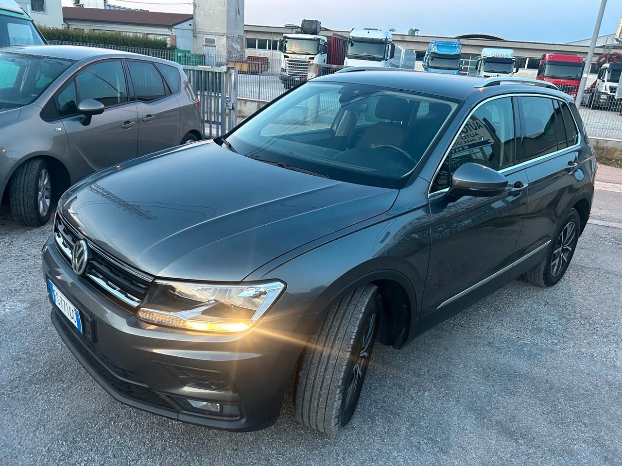 Volkswagen Tiguan 2.0 TDI SCR DSG Business Sport BlueMotion Technology