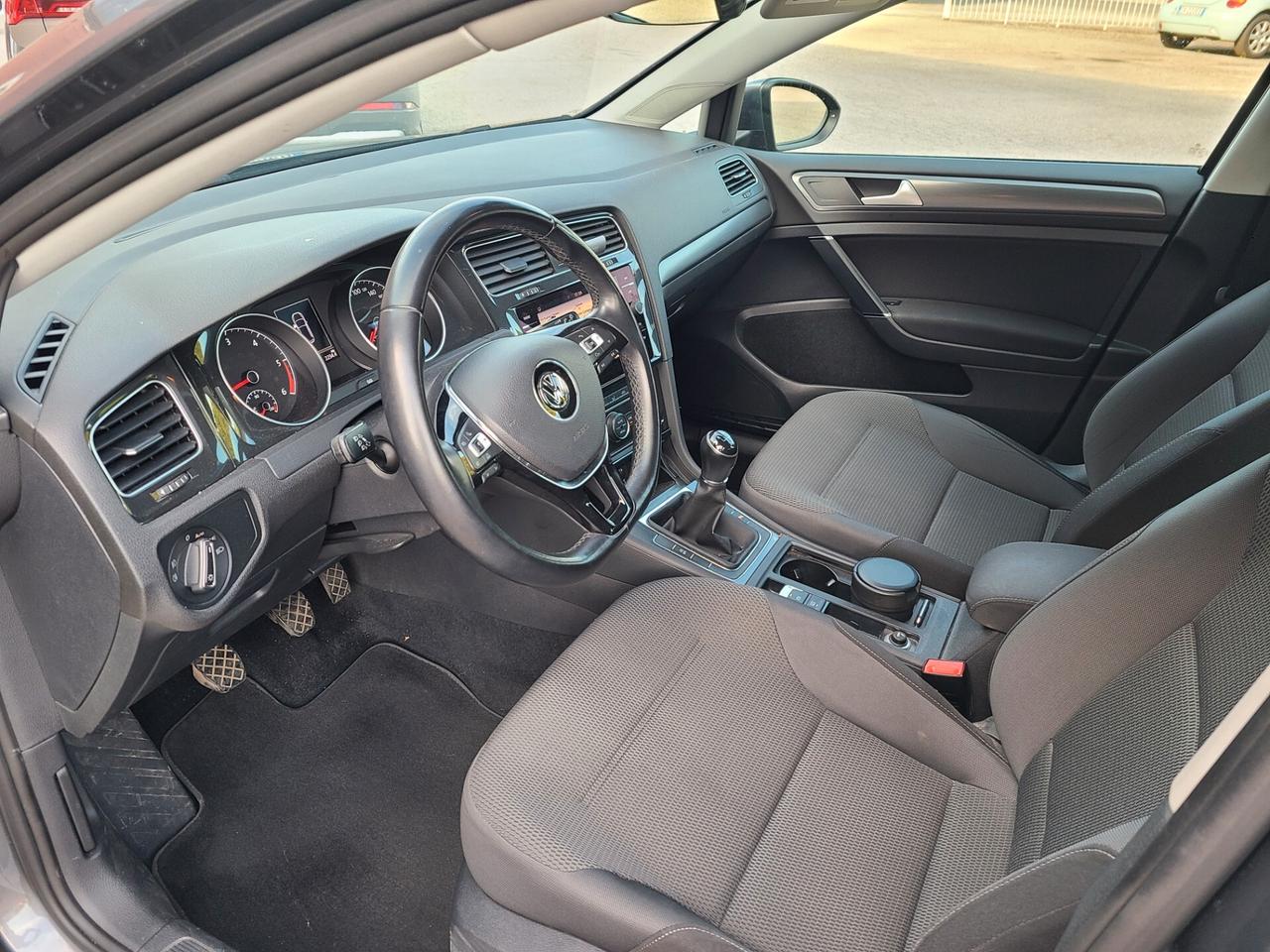 Volkswagen Golf 7,5 diesel 1.6 cilindrata anno 2018