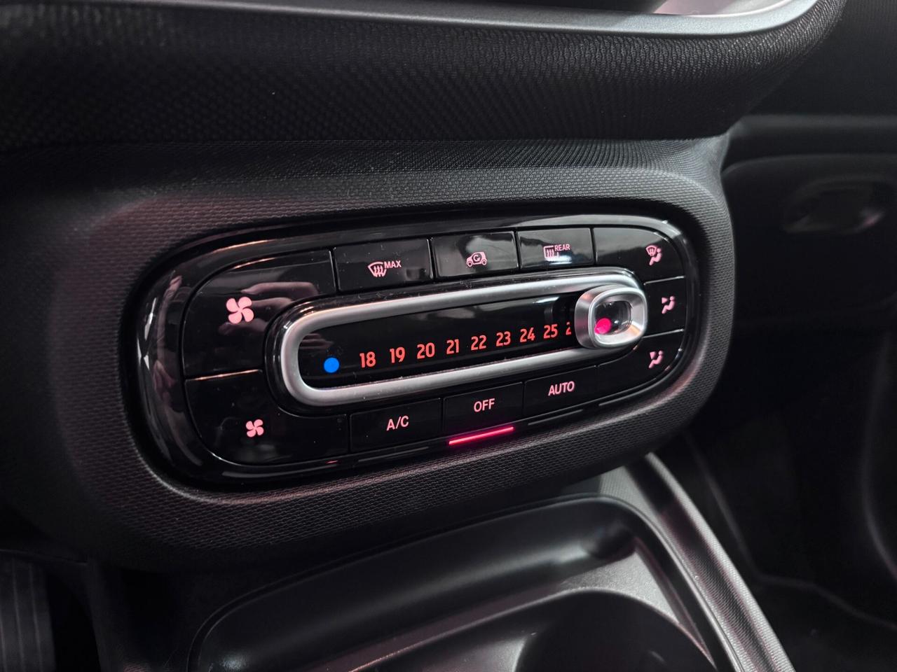 SMART FORTWO 0.9 T TWINAMIC PASSION TETTO-NAVI-LED-RETRO