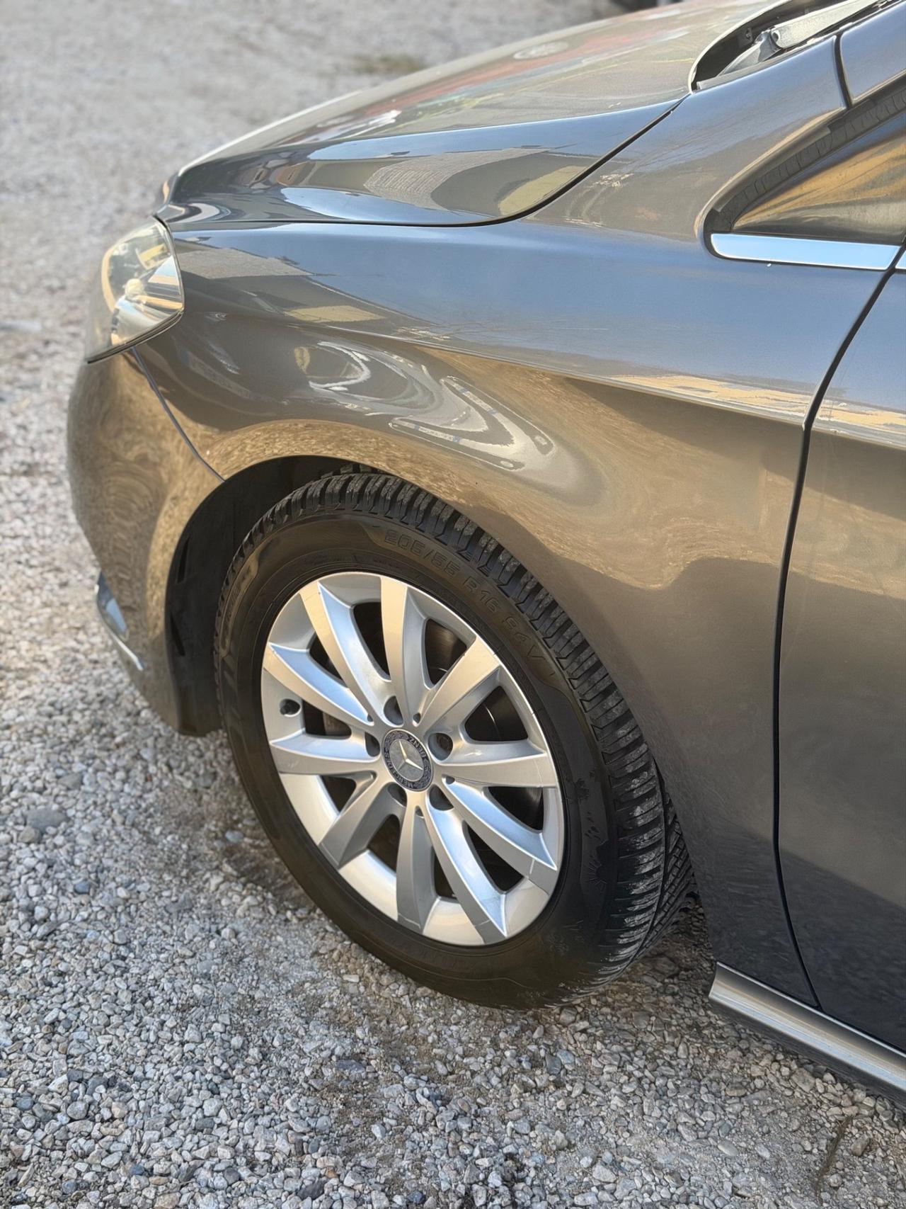 Mercedes-benz B 180 CDI FULLOPT KMCERT RETROCAM