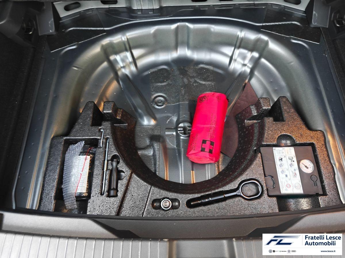 VOLKSWAGEN - T-Roc 2.0 tdi R-Line 150cv dsg (Esposiione Piano Lago)