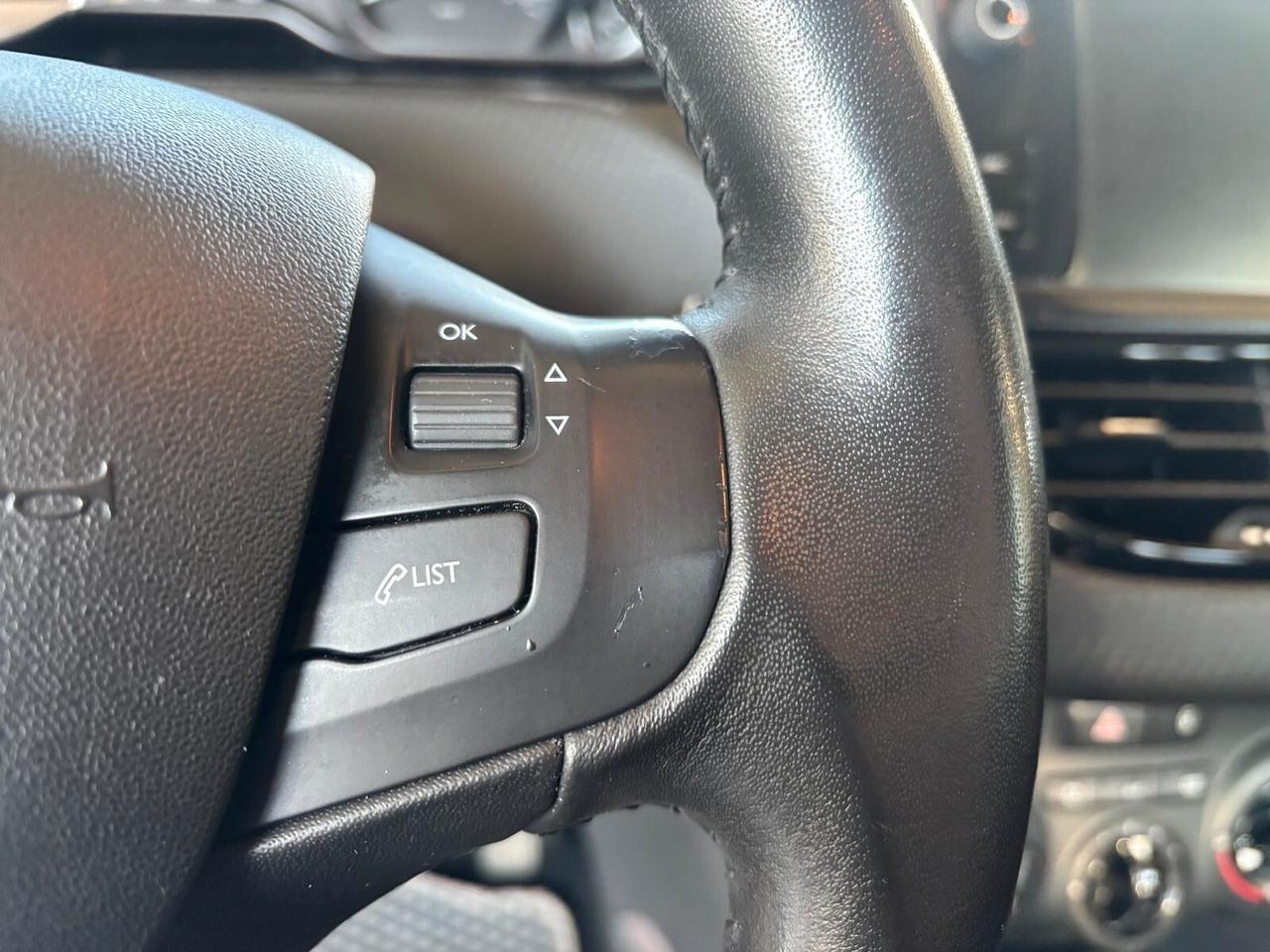 Peugeot 2008 BlueHDi 100 Allure