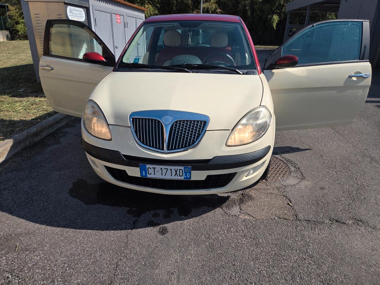 Lancia Ypsilon 1.2 16V Platino