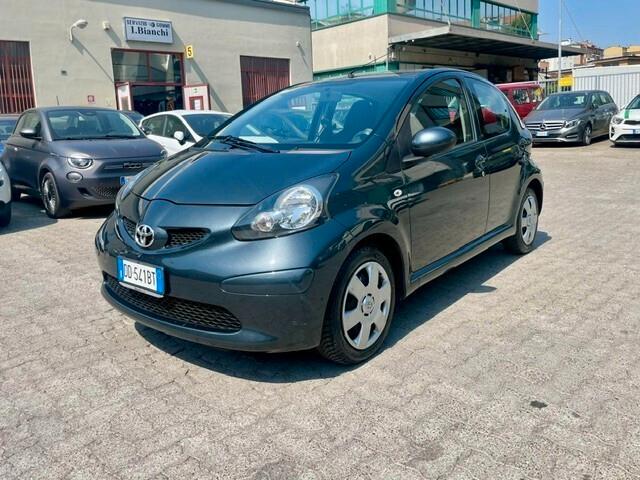 Toyota Aygo 1.0 12V VVT-i 5 porte Sol Tagliandatissima Garanzia 12M!!!!