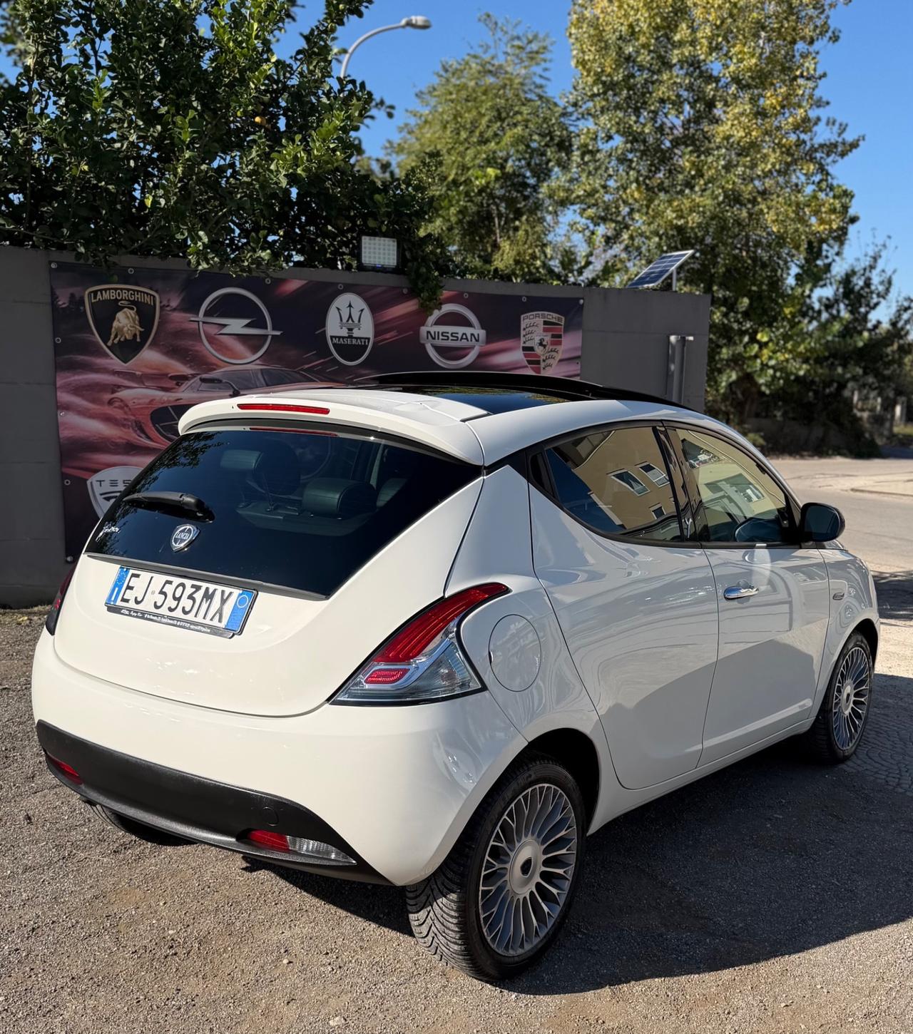 Lancia Ypsilon 1.3 MJT Tetto Apribile 16V 95 CV 5 porte S&S Platinum