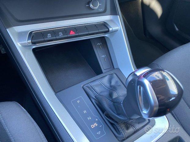 AUDI Q3 35 TFSI S tronic Business