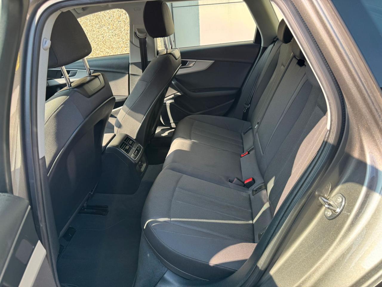 Audi A4 Avant 35 TDI/163 CV S tronic Business Advanced