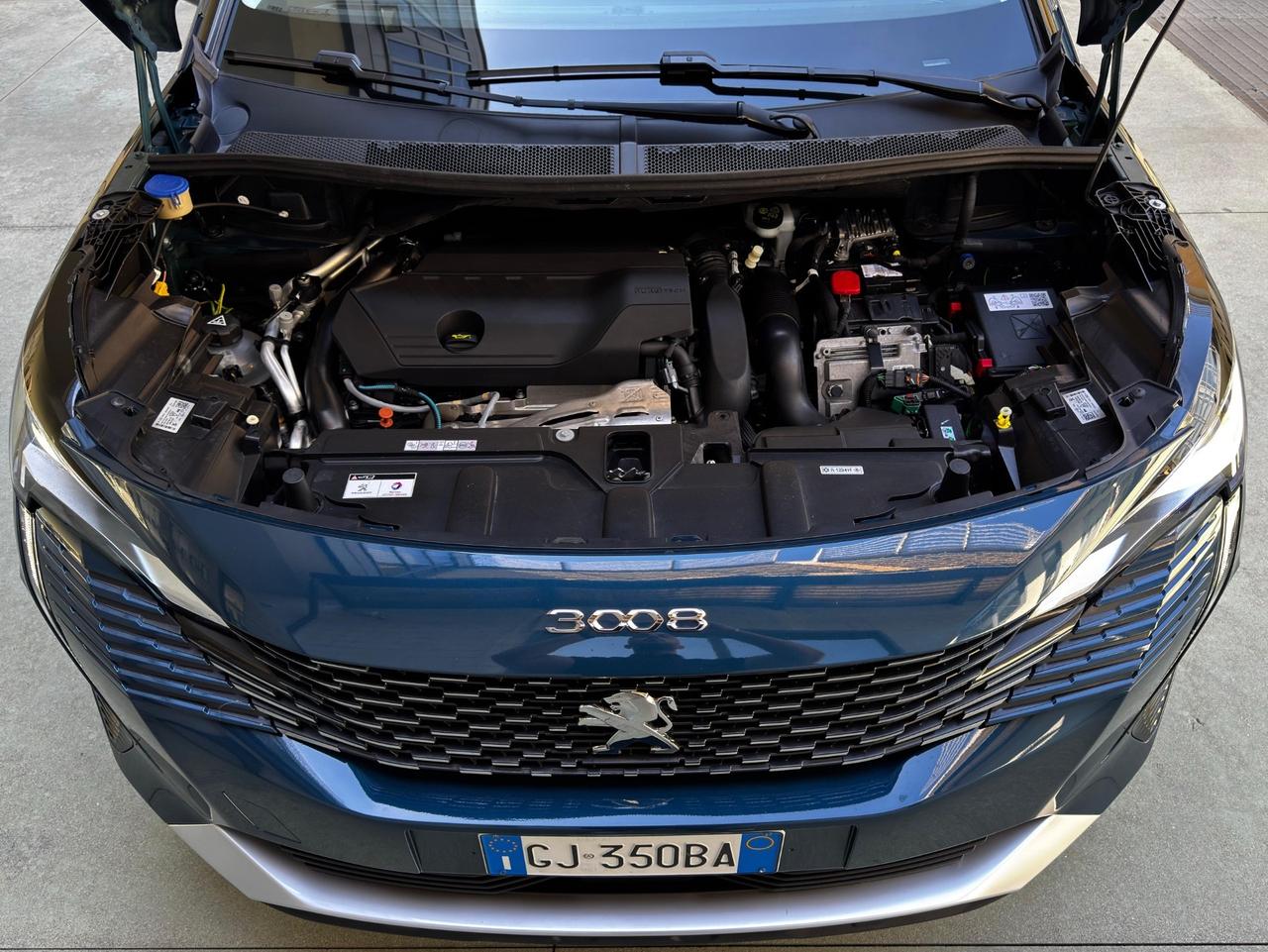 Peugeot 3008 Hybrid 225 e-EAT8 Allure