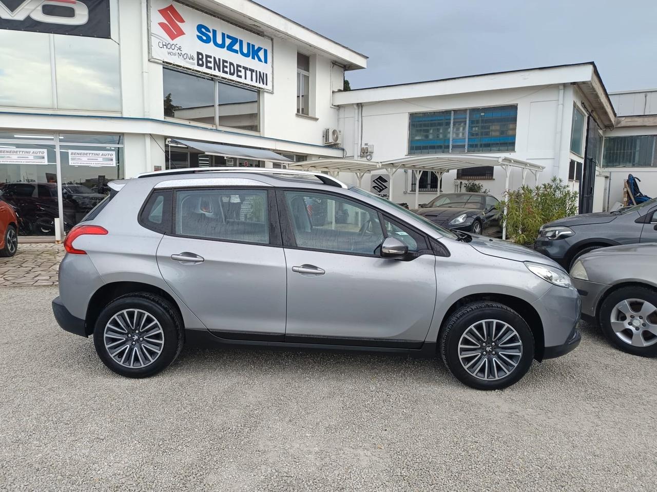 Peugeot 2008 PureTech 82 Allure Tua a 129€/mese
