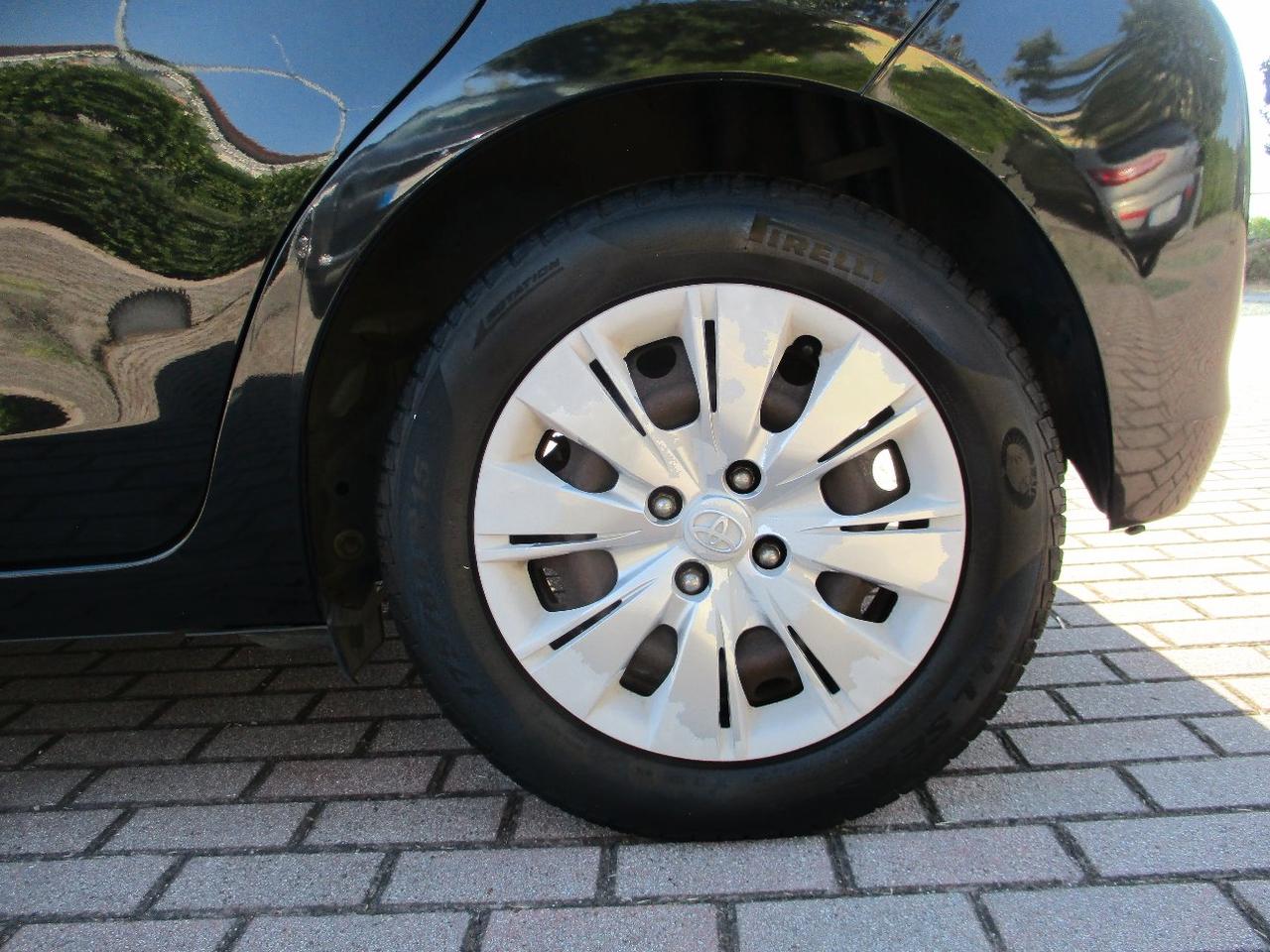 Toyota Yaris 5 Porte Yaris 5p 1.0 Active OK NEOPAT./Camera/Bluetooth