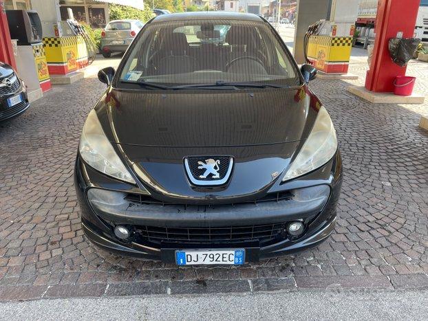 Peugeot 207 1.4 8V 75CV 5p. ONE Line