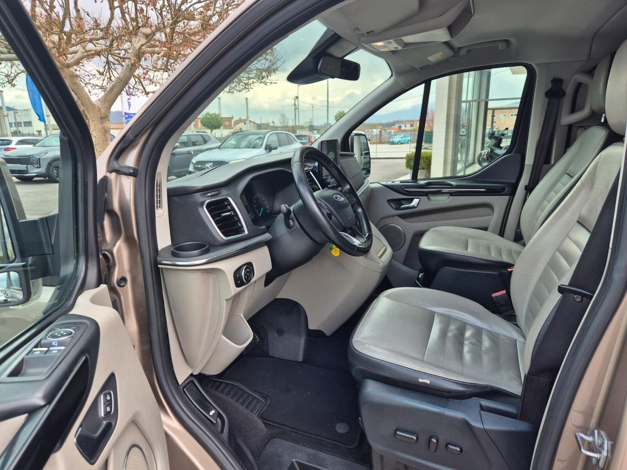 Ford Tourneo Custom 310 2.0 TDCi 170CV PC Titanium