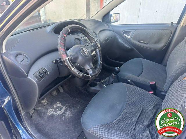 TOYOTA Yaris 1.3i 16V cat 5 porte Sol