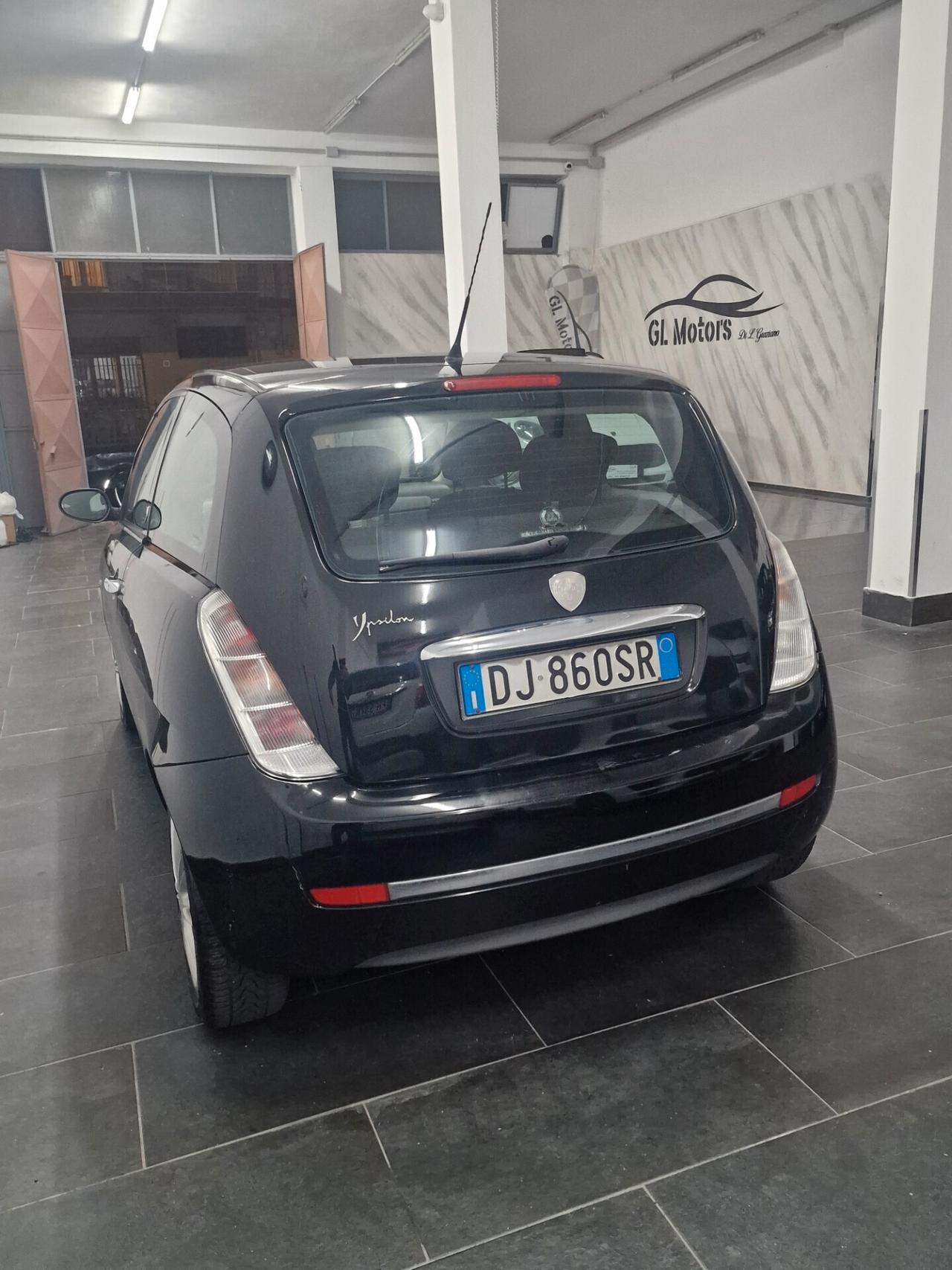 Lancia Ypsilon 1.2 Argento