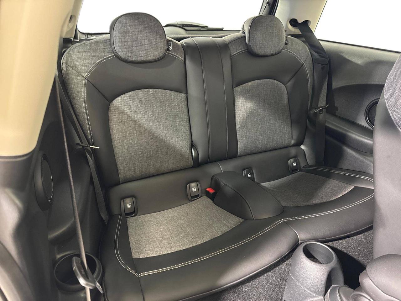 MINI Mini Cooper Essential 3 Porte