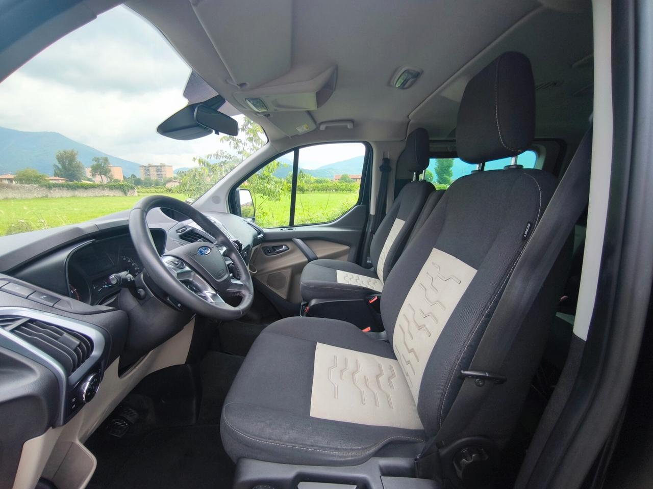 FORD TOURNEO CUSTOM 2,2 TDCI 155CV- TITANIUM- 8 POSTI