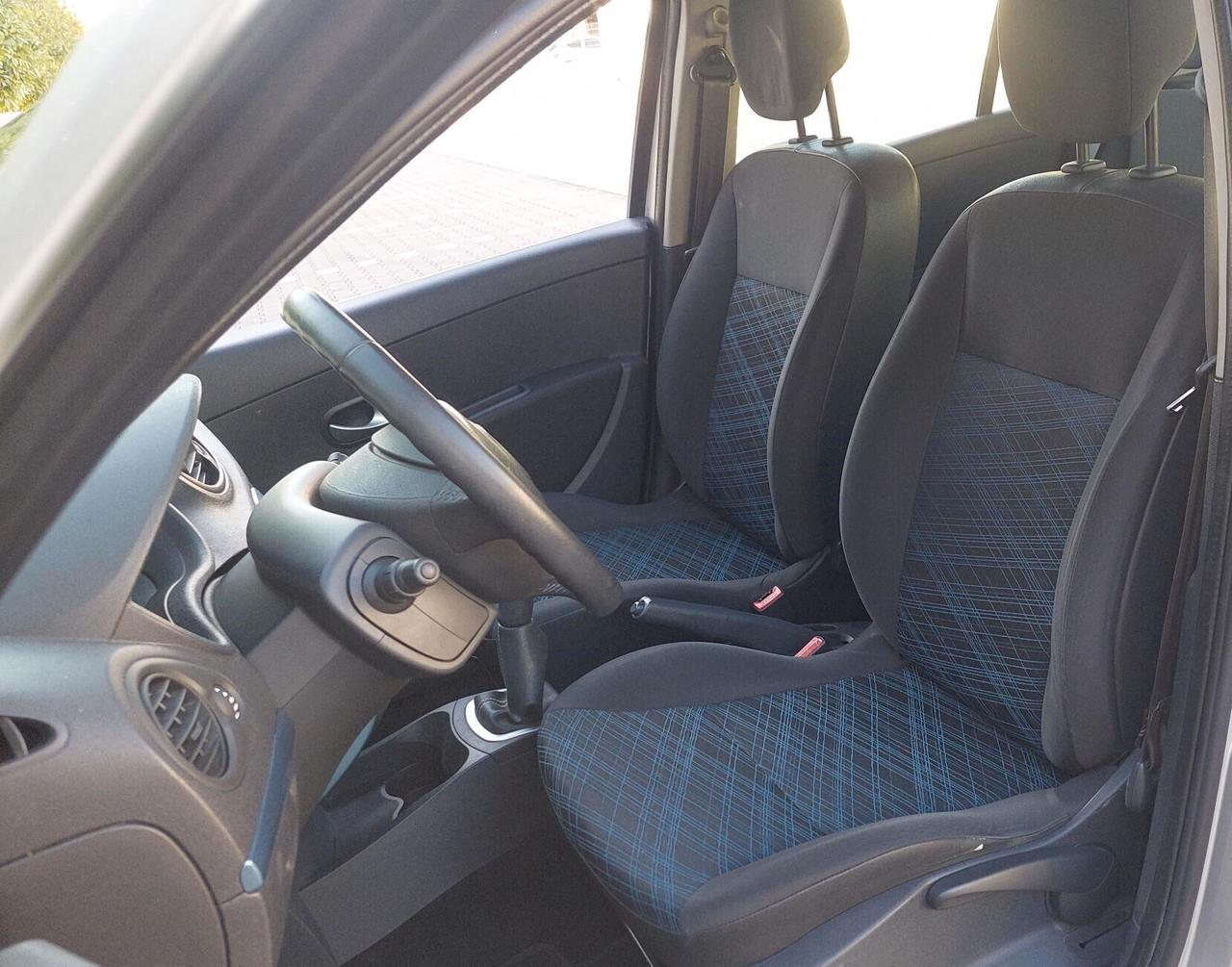 RENAULT CLIO 1.2 -PARI AL NUOVO-NEOPATENTATI