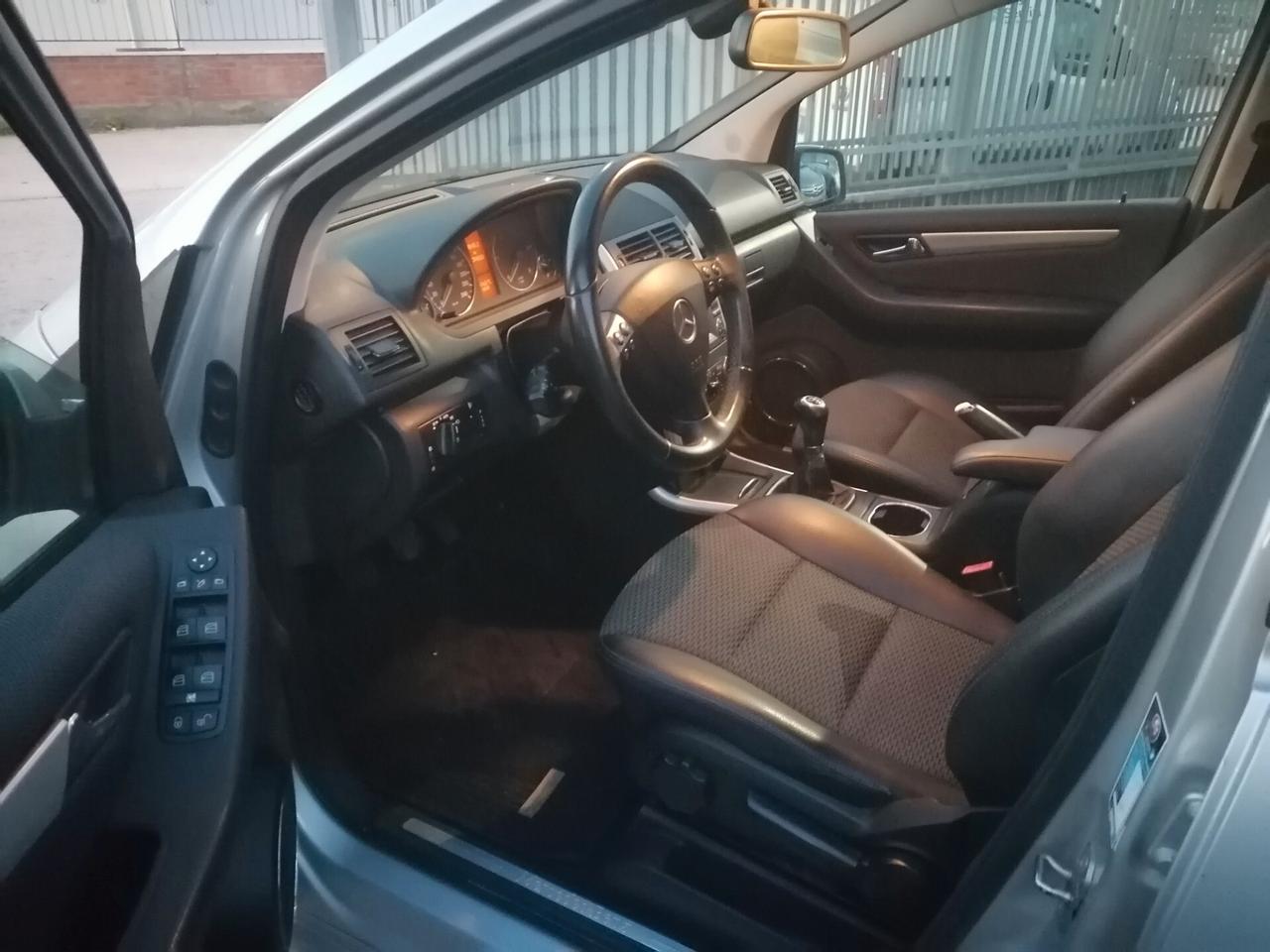 MERCEDES A 160 CDI BlueEFFICIENCY 2011 neopatentati