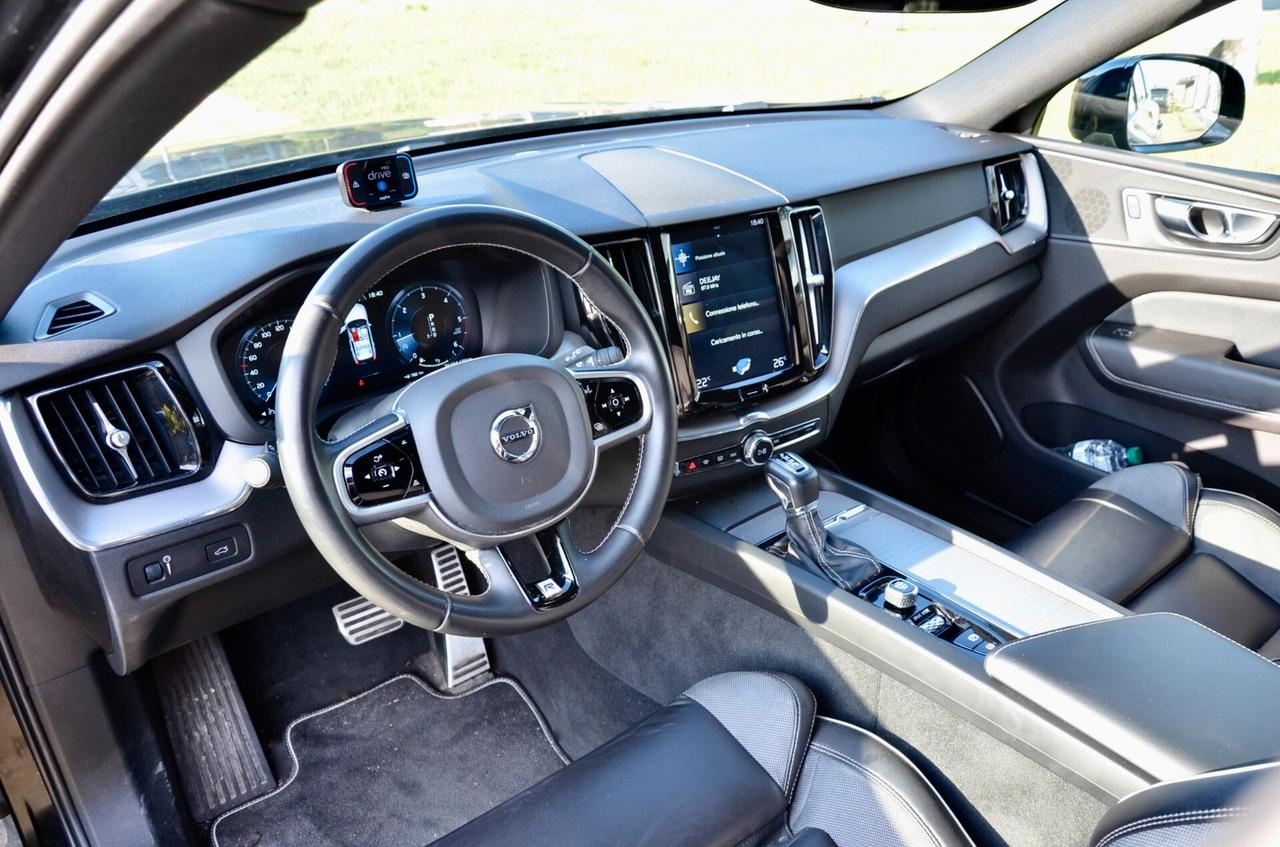 VOLVO XC60 2.0 d4 R-DESIGN AWD 190cv GEARTRONIC, UNICOPROPRIETARIO, UFF ITALIANA, EURO 6D, FULL LED, NAVI, 19", PERMUTE