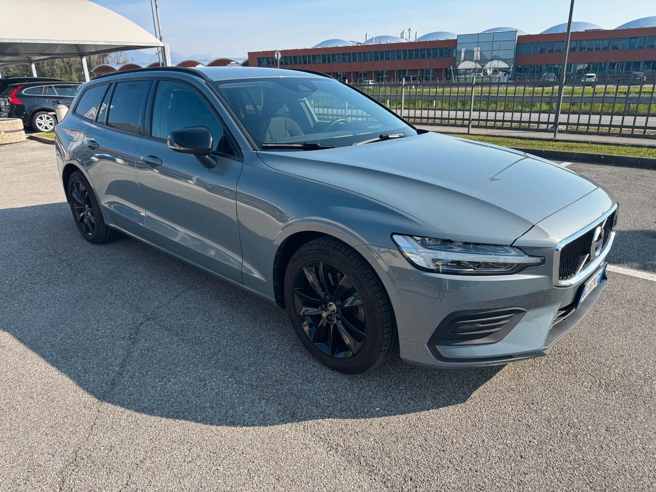 Volvo V60 B4 Geartronic Momentum Business