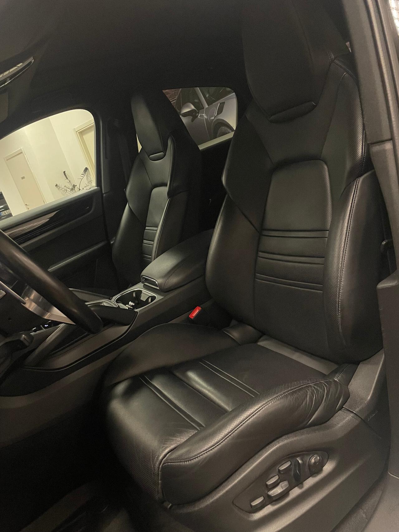 Porsche Cayenne Coupé 3.0 V6 E-Hybrid