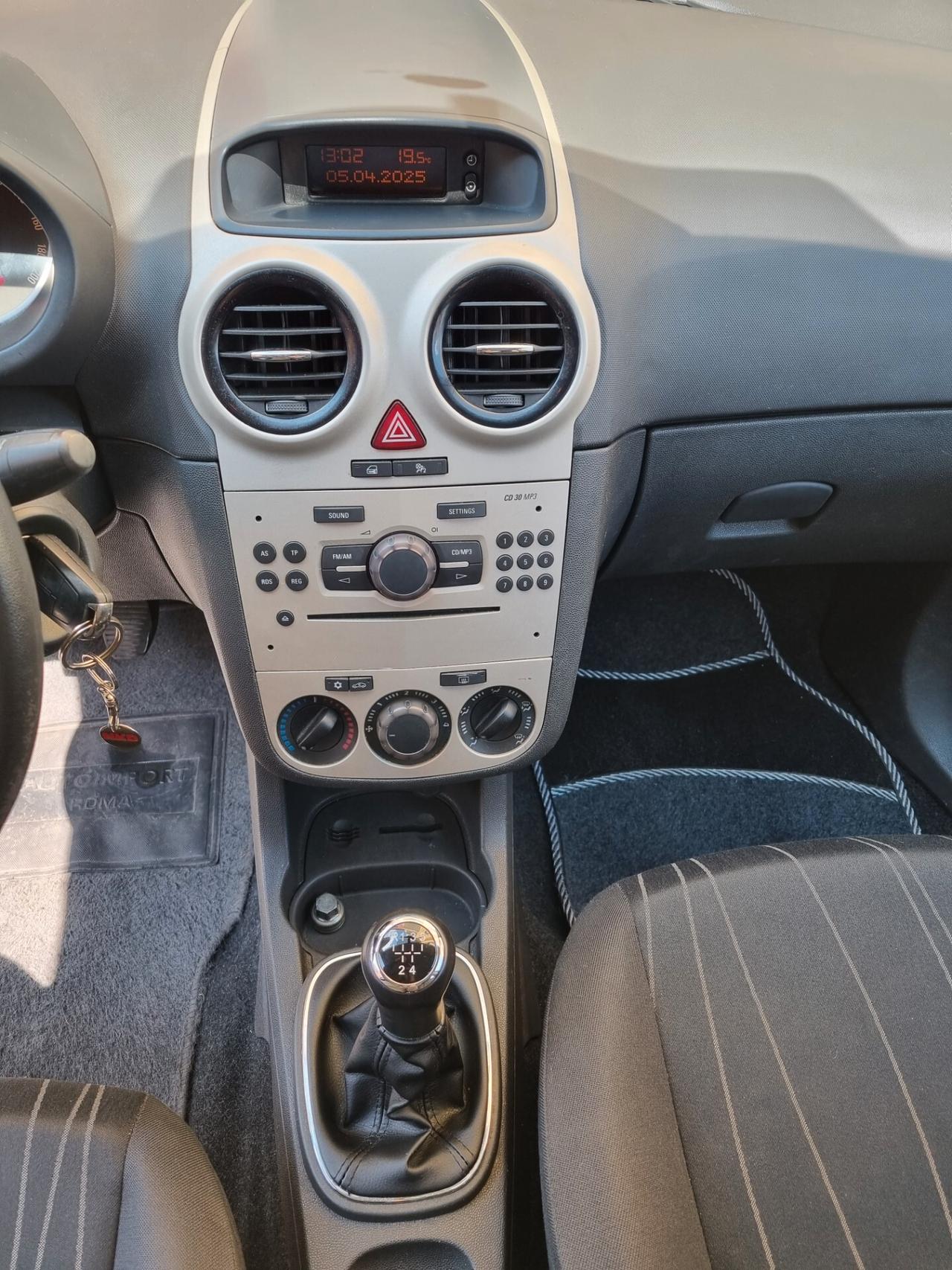 Opel Corsa 1.2 5 porte Cosmo