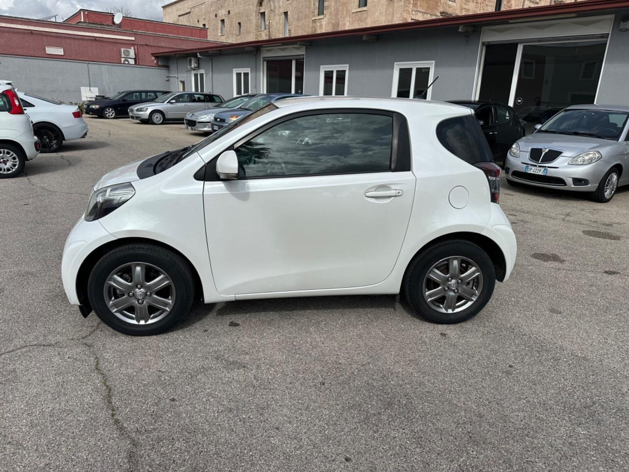 Toyota iQ 1.0 Sol