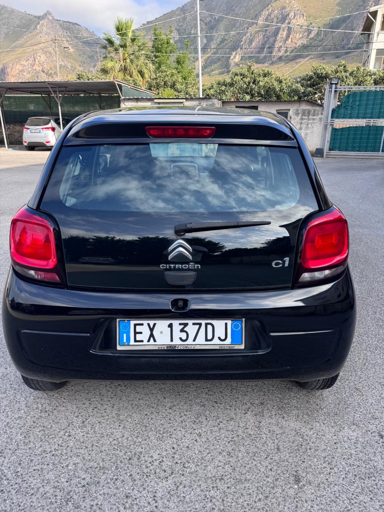 Citroen C1 VTi 68 ETG 5 porte Shine