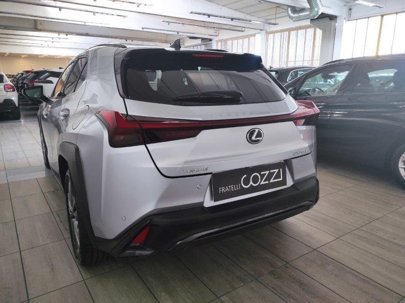 LEXUS UX - UX Hybrid Design