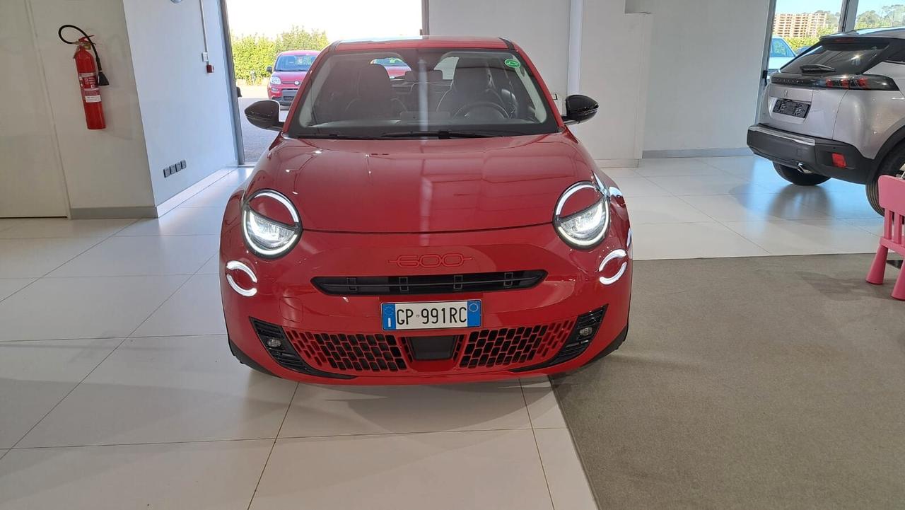 Fiat 600 600e Red