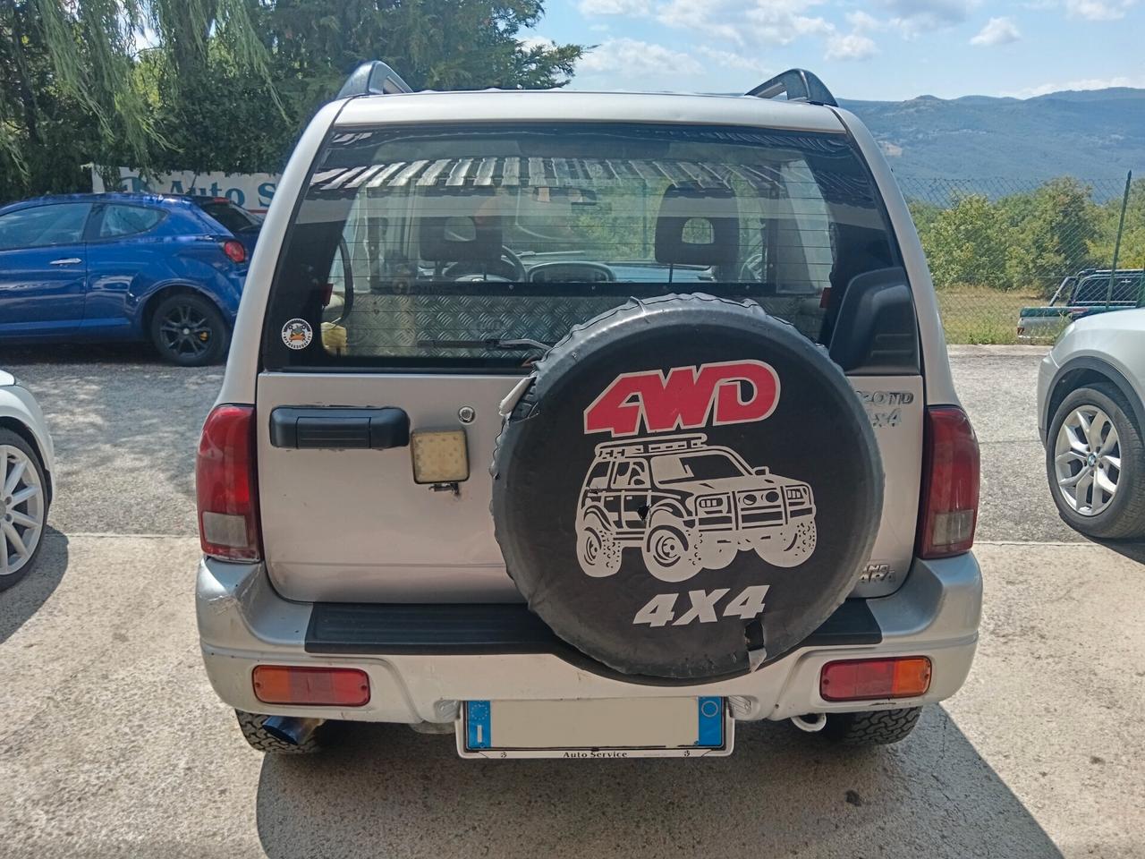 Suzuki Grand Vitara 2.0 TD 4X4 AUTOCARRO 2 POSTI