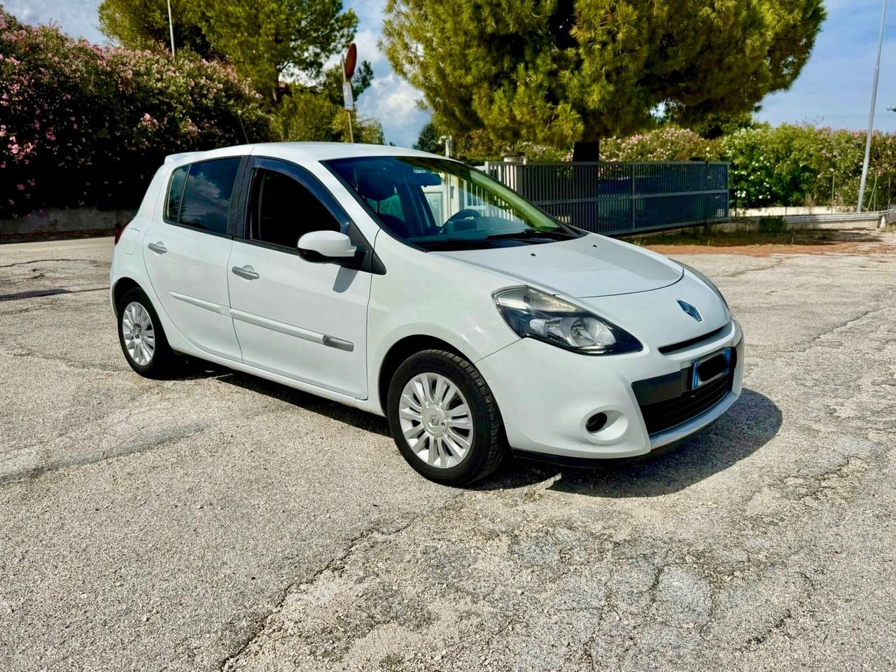 Renault Clio 1.2 GPL 5porte neopatentati uniproprietario