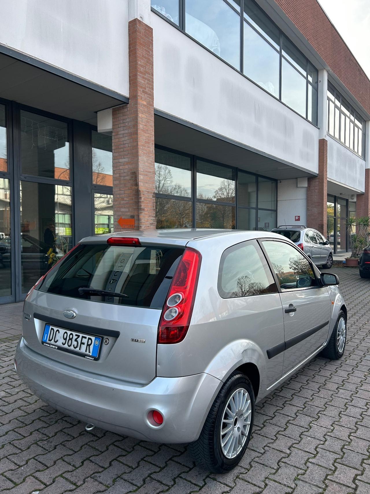 Ford Fiesta 1.4 TDCi 3p. Ghia Neopatentati