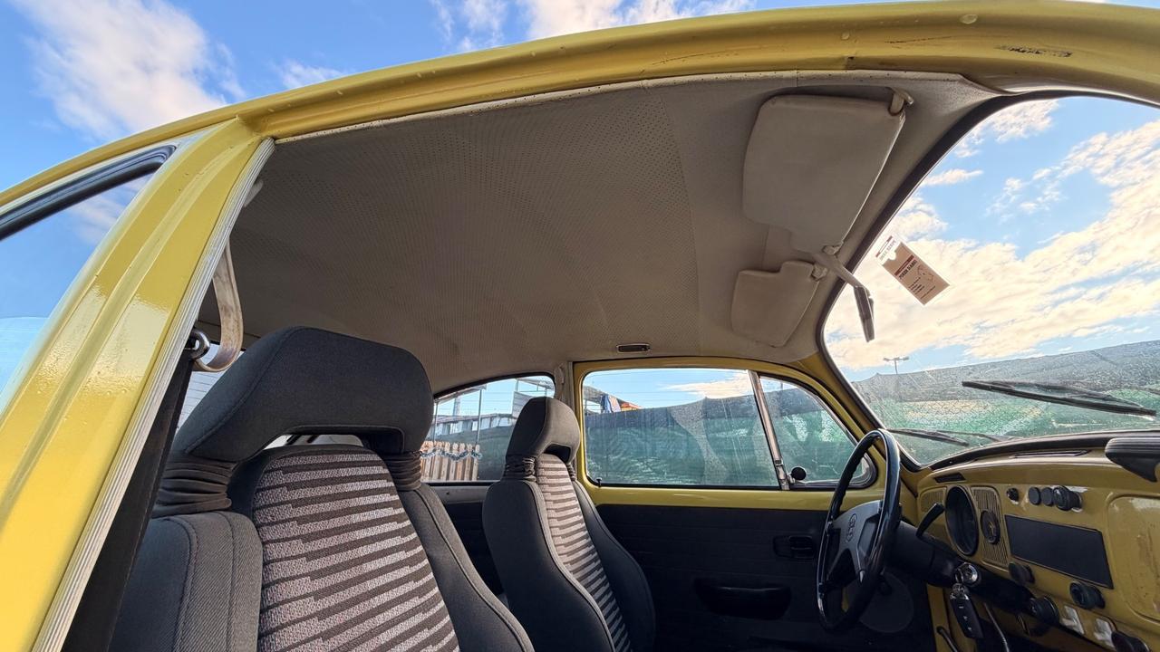 Volkswagen Maggiolino GIALLO