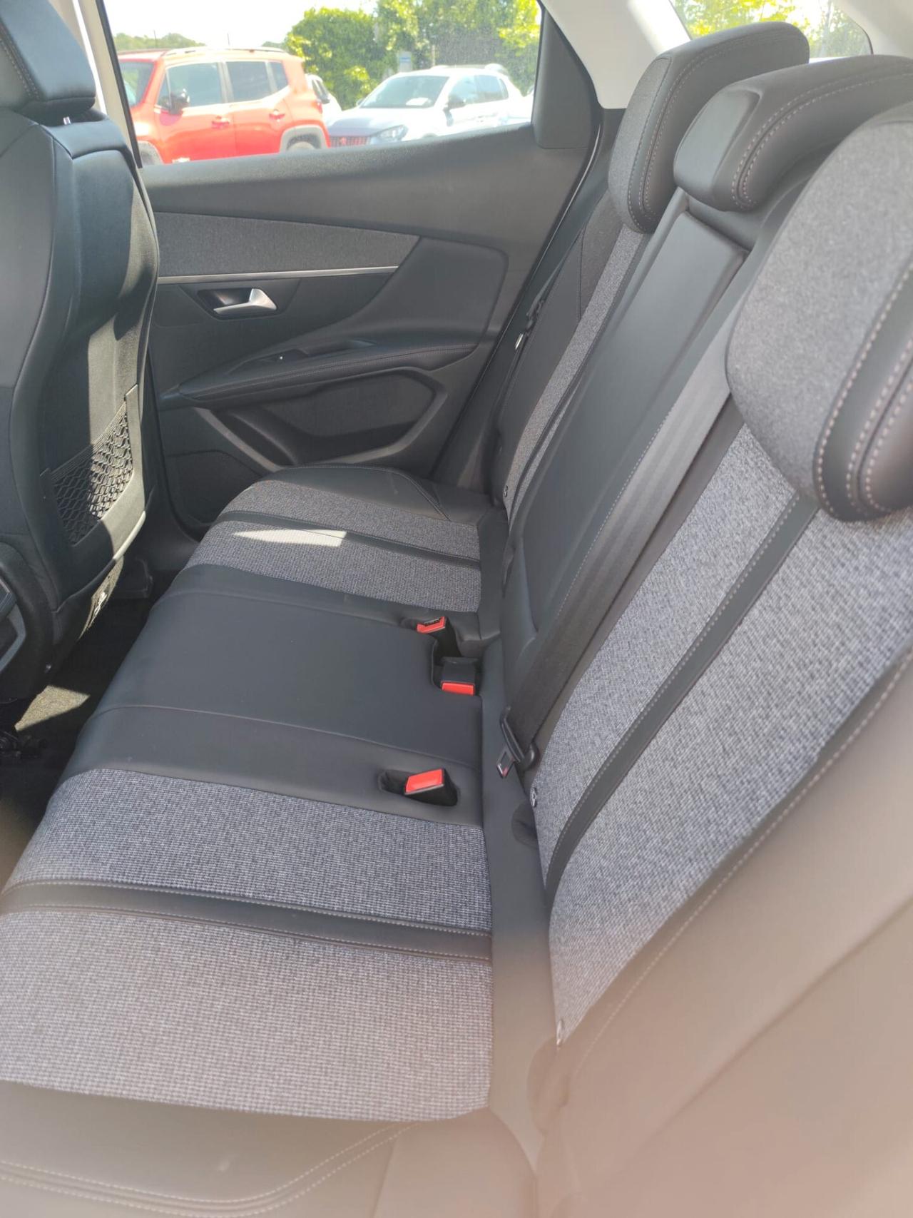 Peugeot 3008 PureTech Turbo 130 S&S EAT8 Active