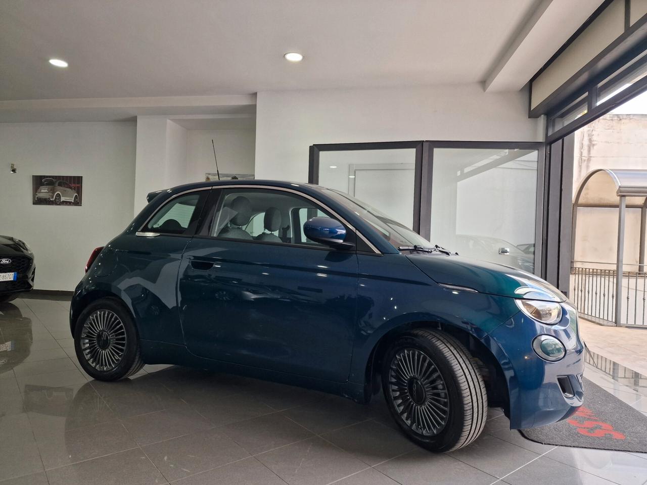 Fiat 500e Berlina 42 kWh Icon