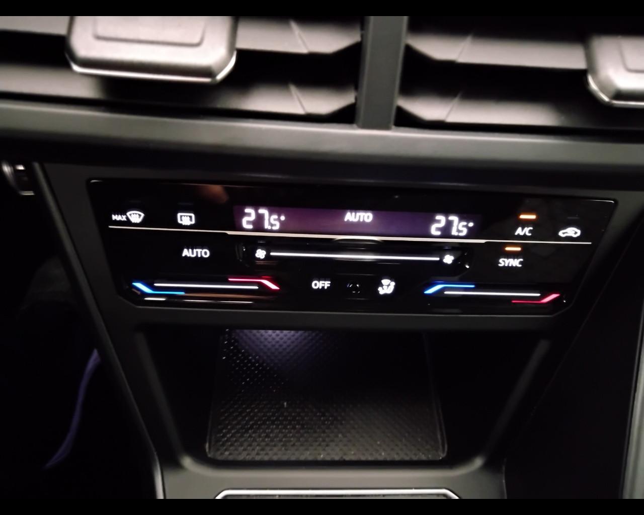 VOLKSWAGEN Polo VI 2022 - Polo 1.0 tsi R-Line 95cv