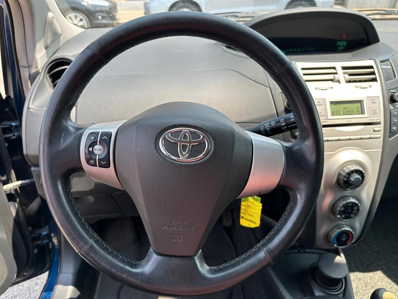 Toyota Yaris 1.0 5 porte