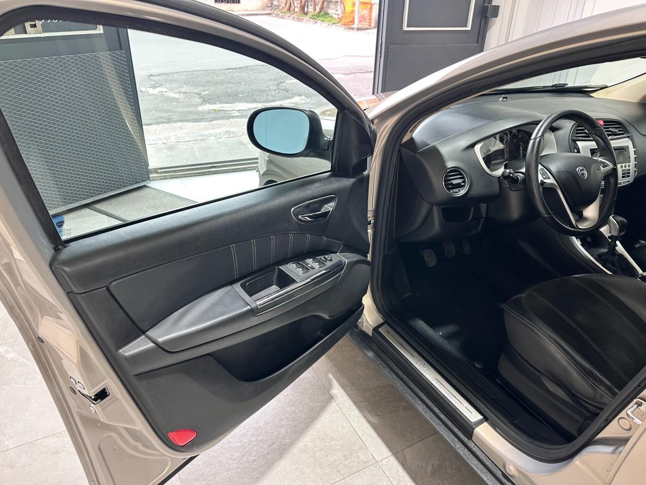 Lancia Delta 1.6 MJT 120cv - UNICO PROP - DA VETRI