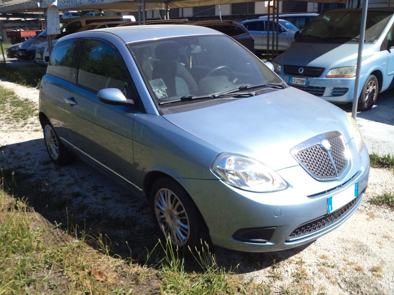 Lancia Ypsilon 1.2 Oro Plus OK NEOPATENTATI SOLO 69000 KM NO FUMATORE