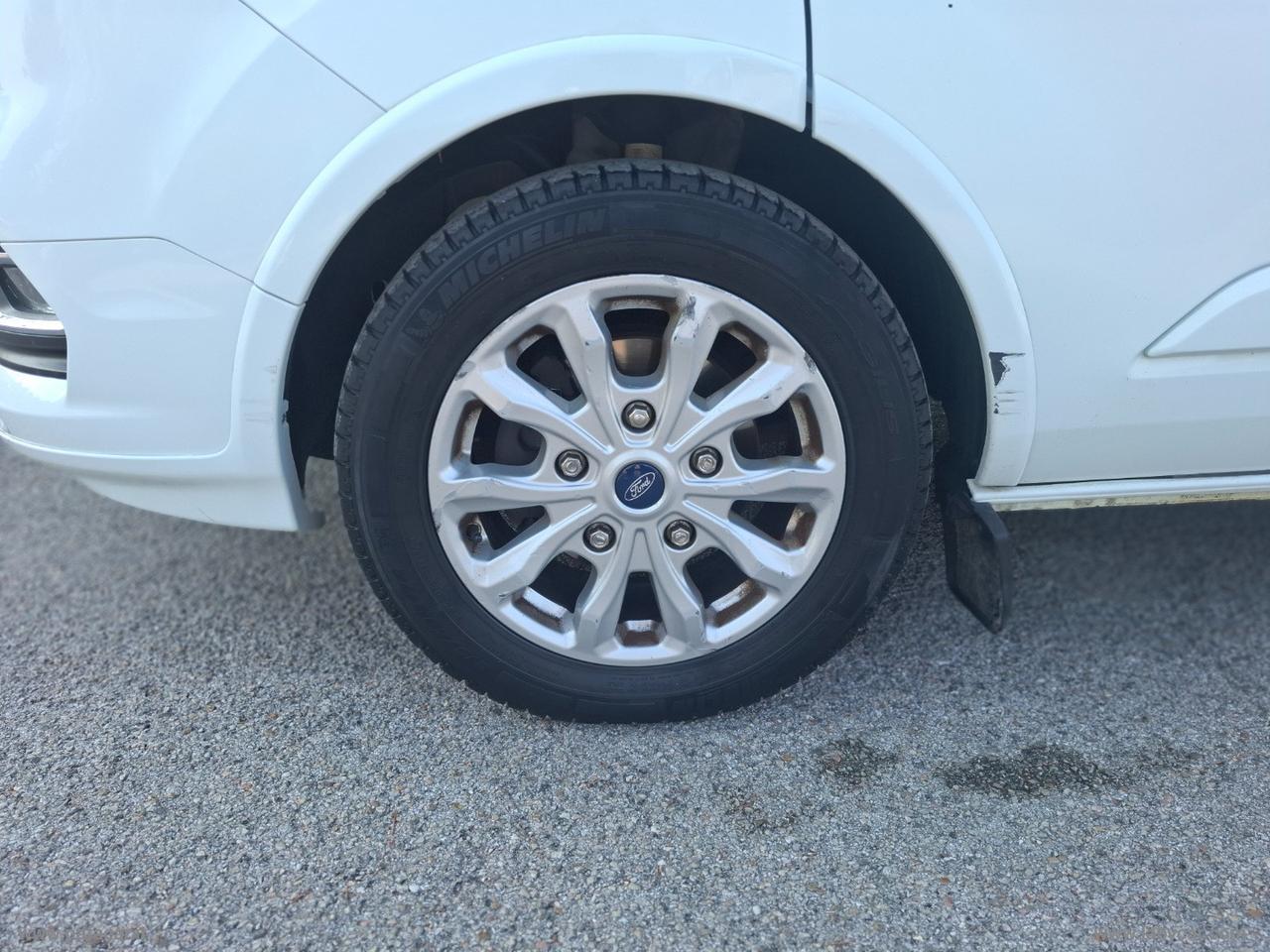 Tou.Cust.320 2.0EcoB.130aut. PC sol.Tit.