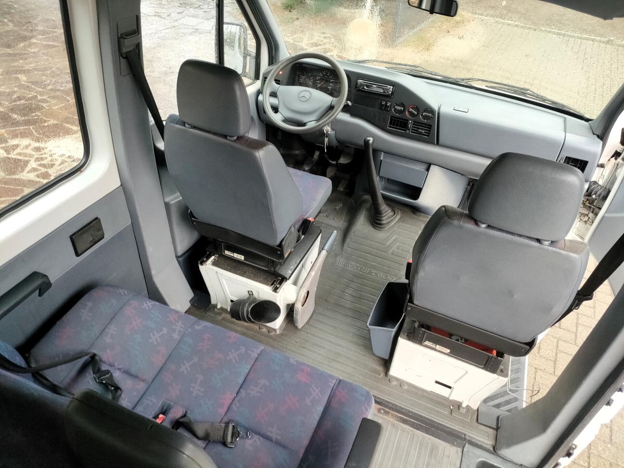 Mercedes Sprinter 2.3 D 9 posti-trasporto disabili