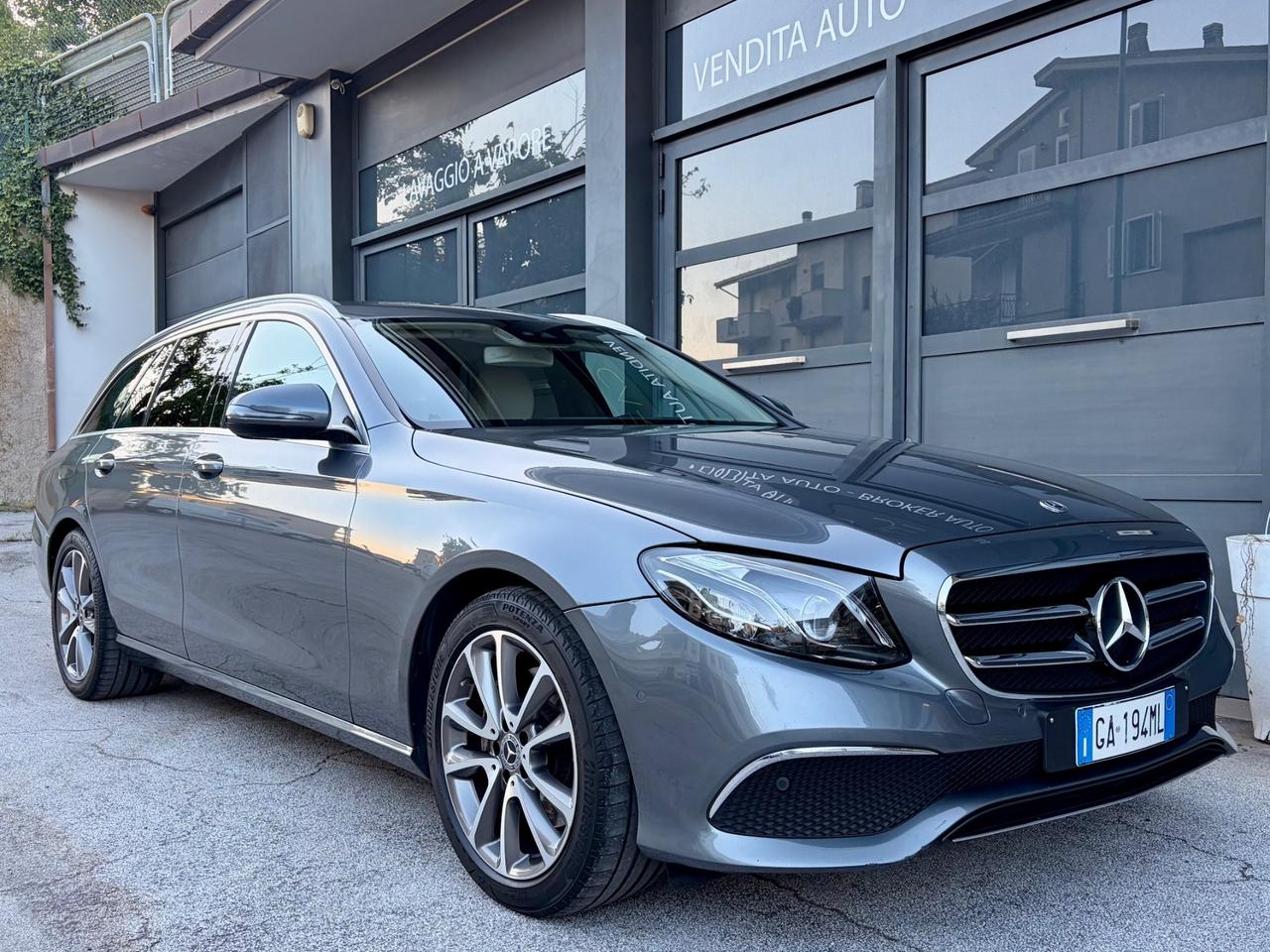 Mercedes-benz E 220 4 MATIC BOOK MERCEDES SEDILI CLIMATIZZATI